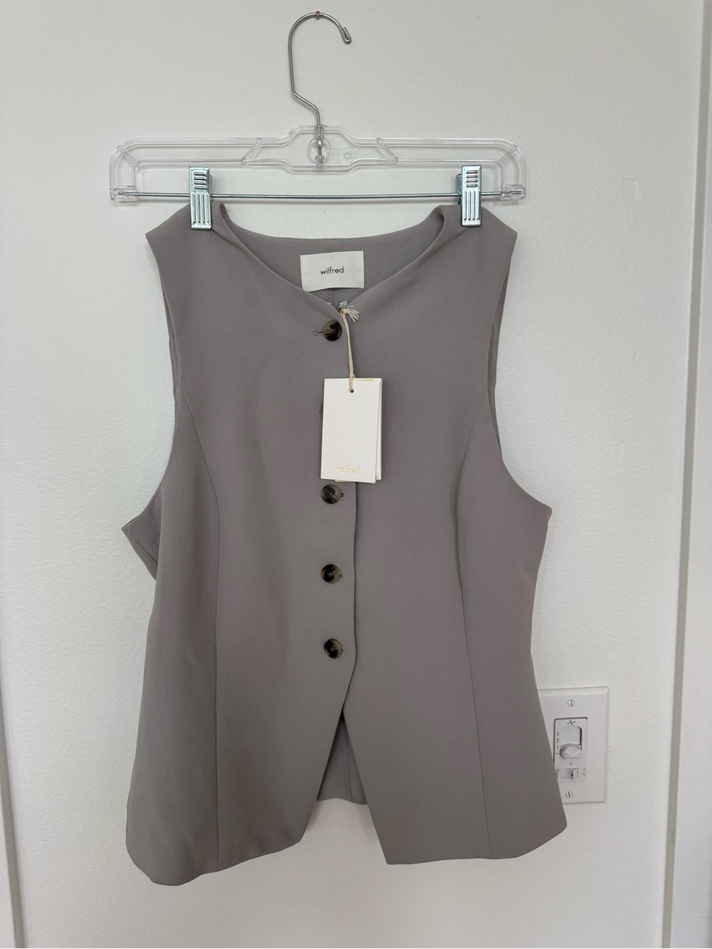 Aritzia Wilfred Crepette Vest